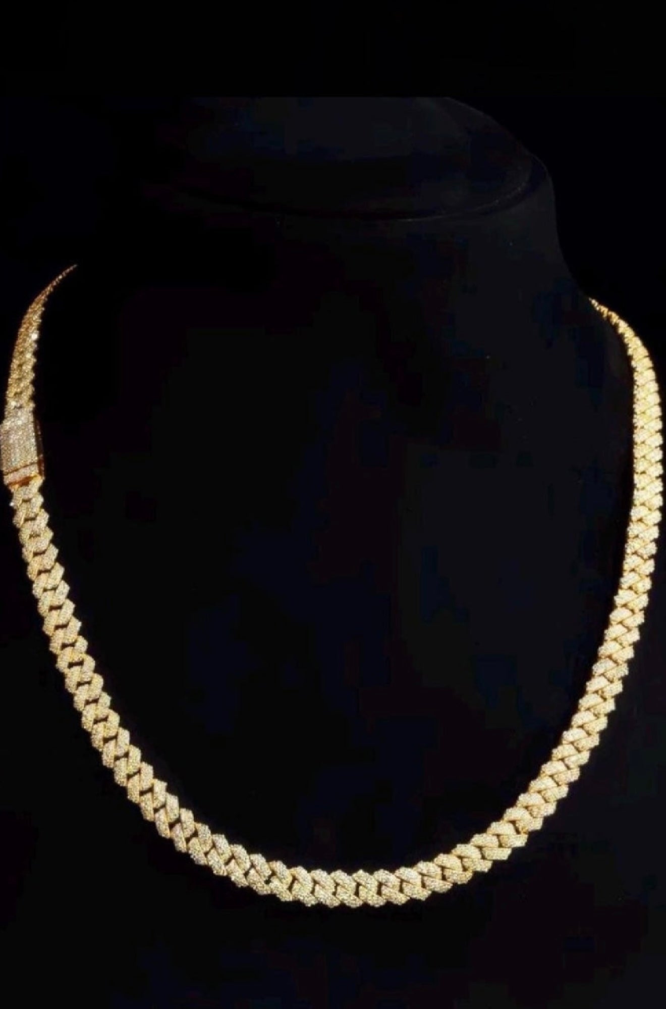 10 mm Moissanite Chain
